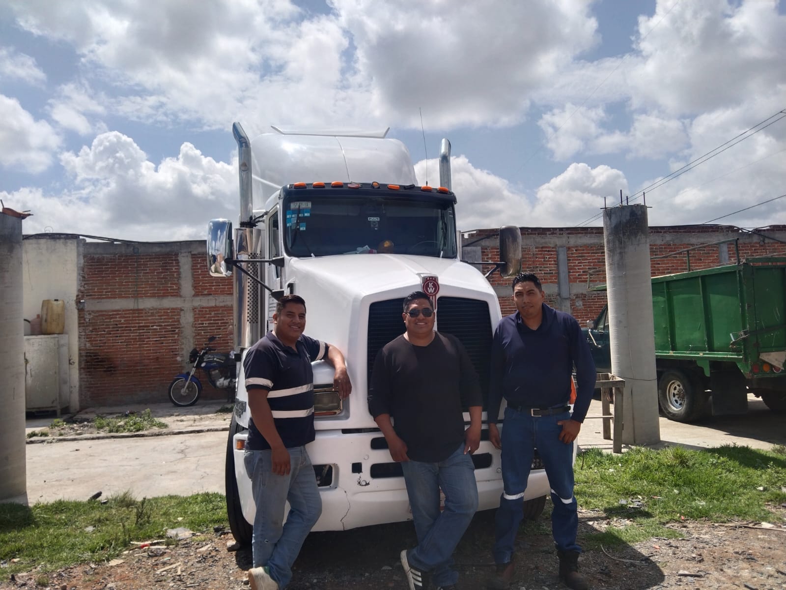 Operación logística y transporte de T-SAR Logística